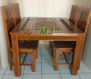 Set Meja Makan Ukir