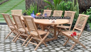 Set Meja Makan Taman