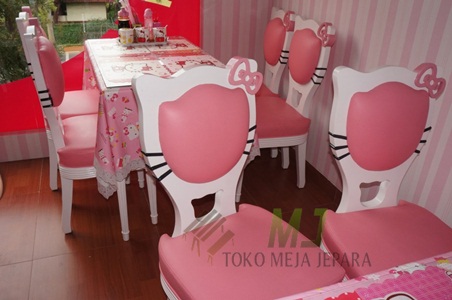 Meja Makan Hello KItty Cantik MJ-MM84